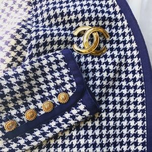 CHANEL vintage CC logo brooch